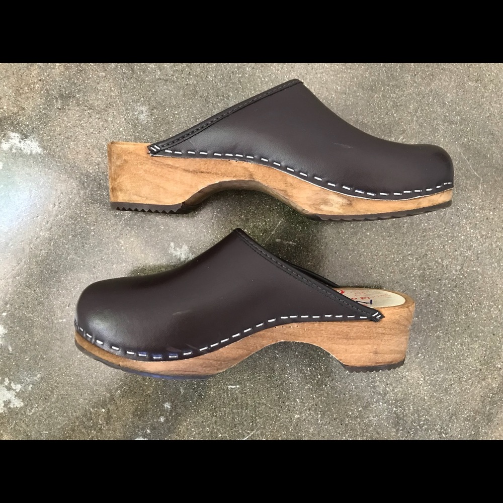 Brown Swedish clogs
